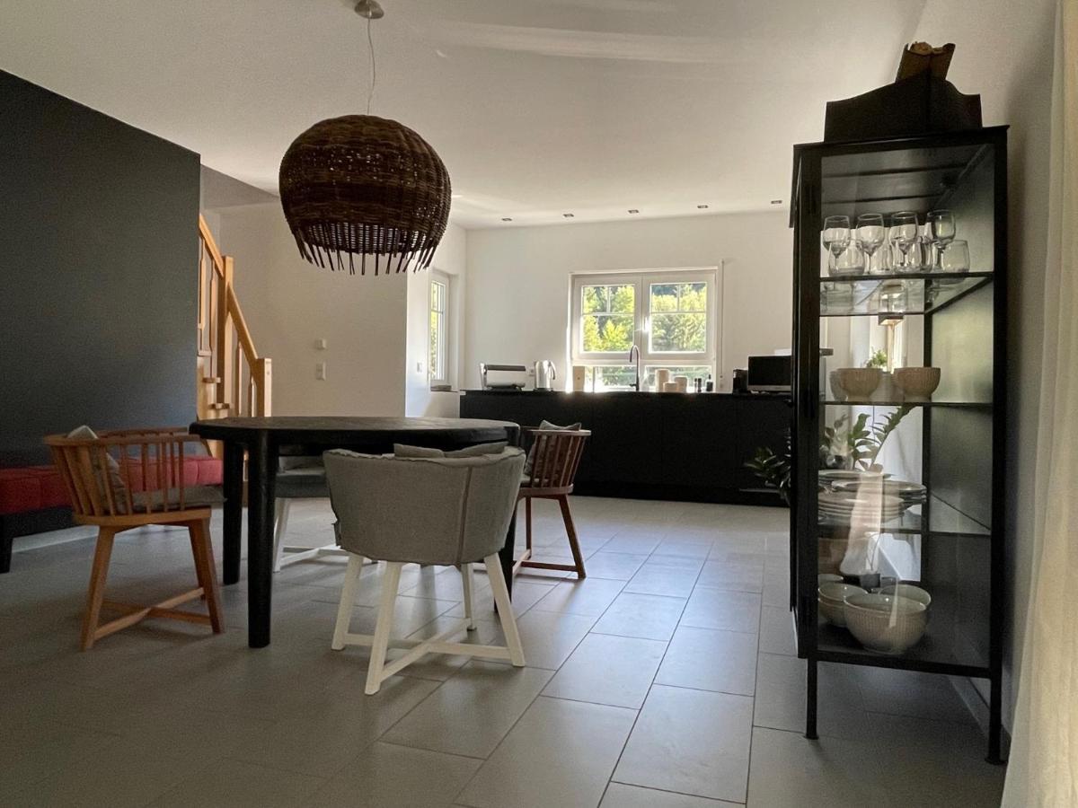 Stilvolle Wohnung Fuer 2-3 Personen - Mit Riesiger Dachterrasse Haigerloch Luaran gambar