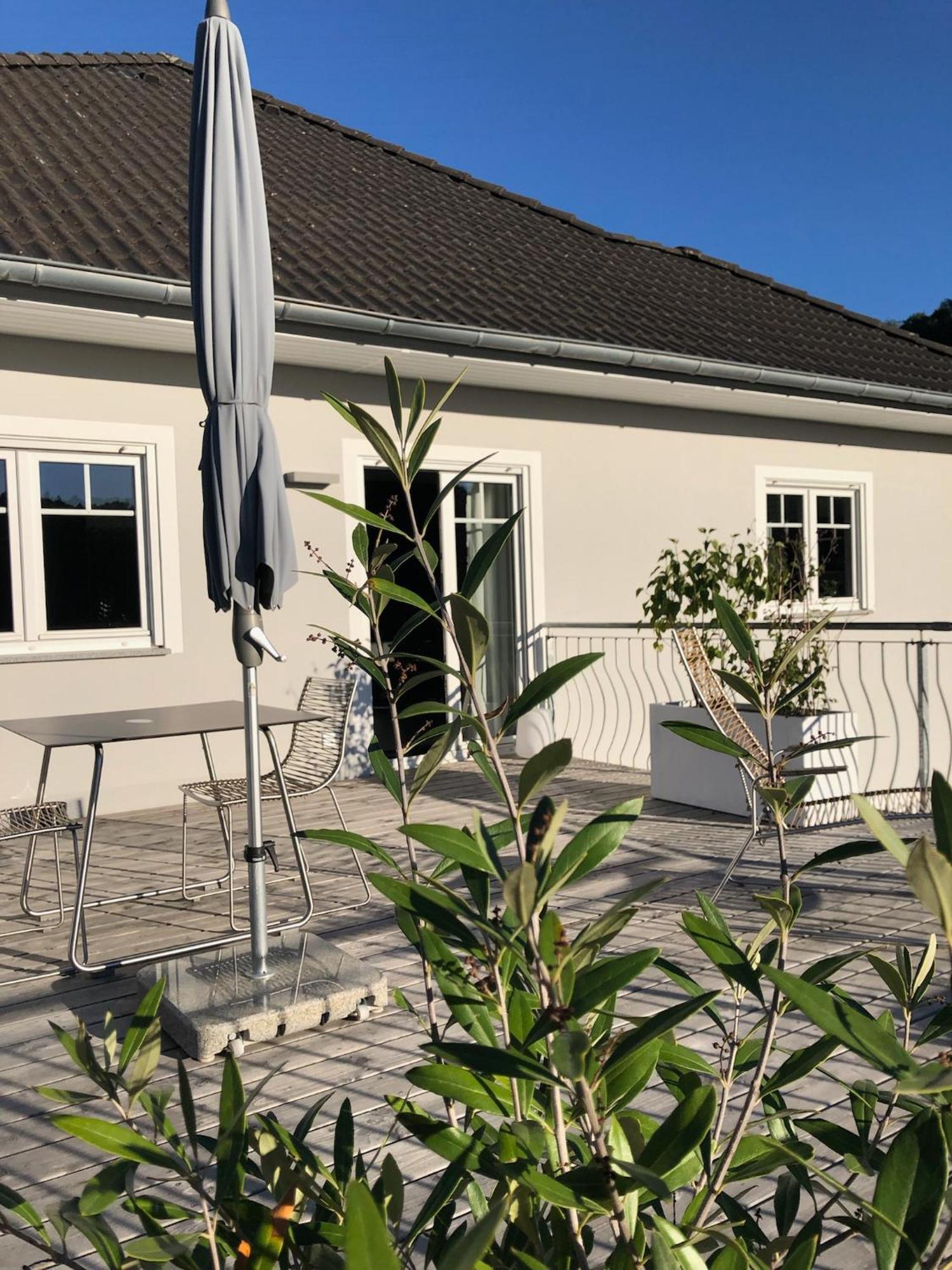 Stilvolle Wohnung Fuer 2-3 Personen - Mit Riesiger Dachterrasse Haigerloch Luaran gambar