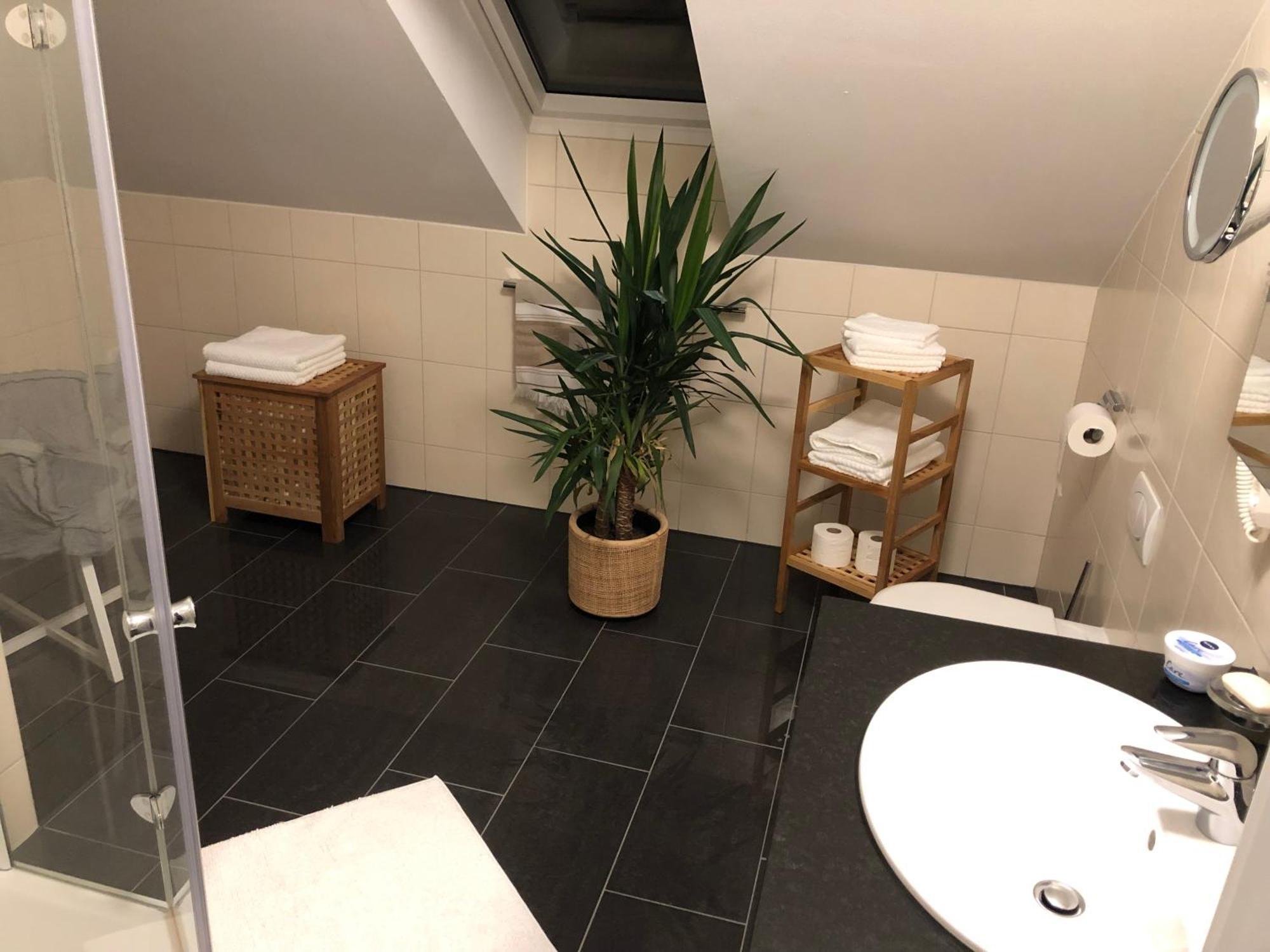 Stilvolle Wohnung Fuer 2-3 Personen - Mit Riesiger Dachterrasse Haigerloch Luaran gambar