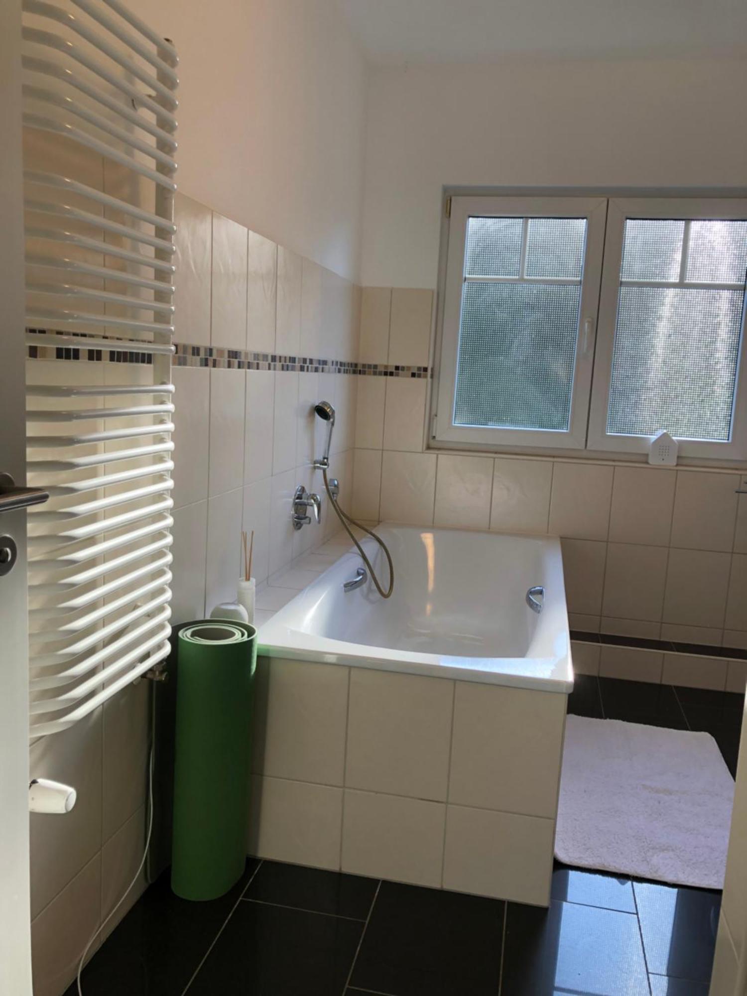 Stilvolle Wohnung Fuer 2-3 Personen - Mit Riesiger Dachterrasse Haigerloch Luaran gambar