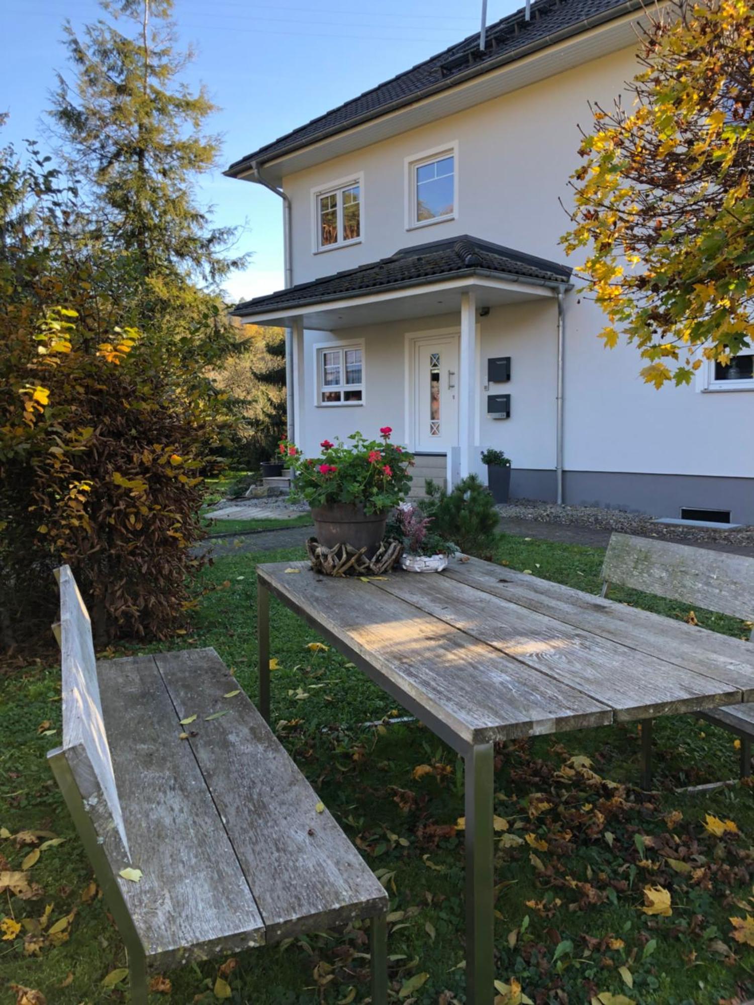 Stilvolle Wohnung Fuer 2-3 Personen - Mit Riesiger Dachterrasse Haigerloch Luaran gambar